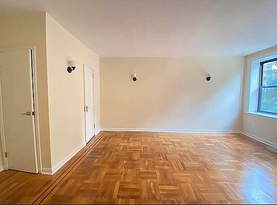 3rd image of 118-40 Metropolitan Ave #1A