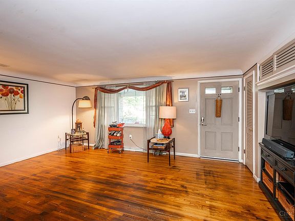 4th image of 434 Cloverwood Dr