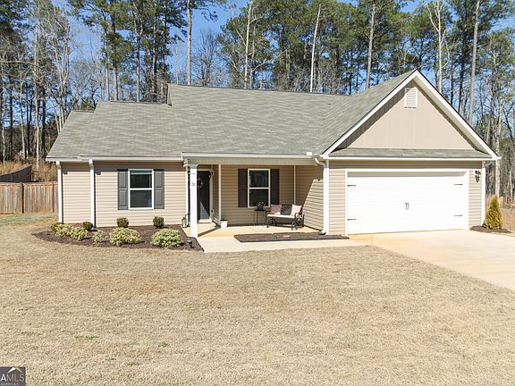 2nd image of 31 Rolling Woods Ln