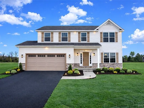 5151 Bridle Path Ln, Lewiston, NY 14092