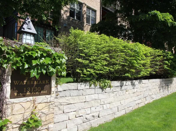 13130 Watertown Plank Rd Unit 108, Elm Grove, WI 53122