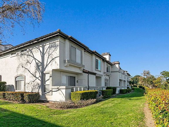 2nd image of 30902 Clubhouse Dr Unit 26B