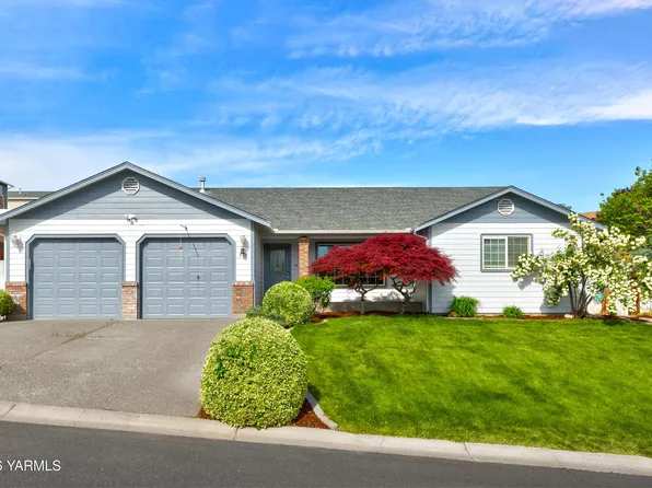 702 S 7th St, Selah, WA 98942