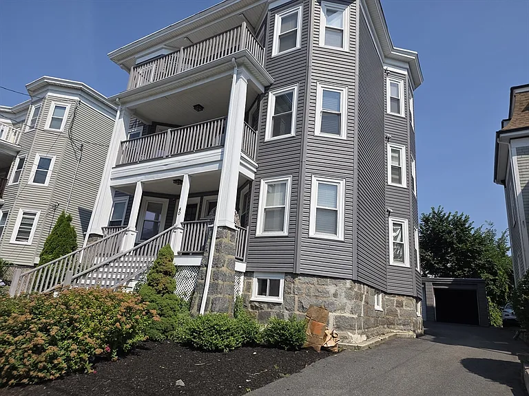 40 King St #3 — Photo 20