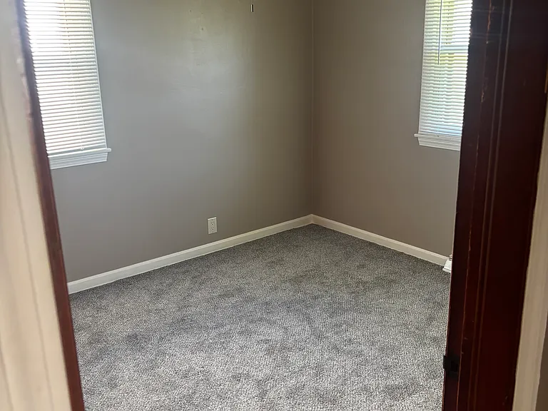 953 Compton Ln — Photo 13