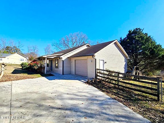 2nd image of 1036 Artella Dr