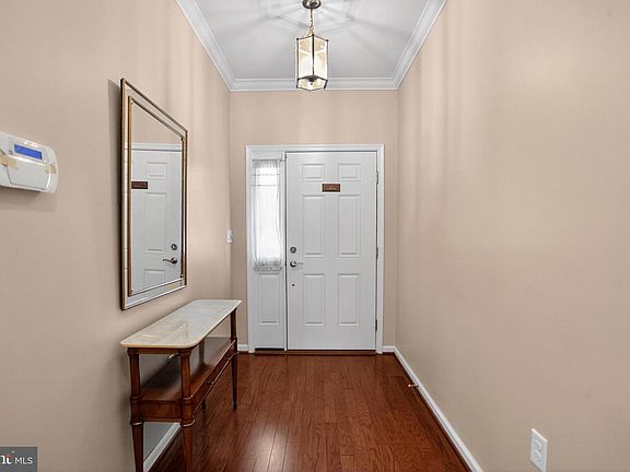 4th image of 2680 Iris Ln