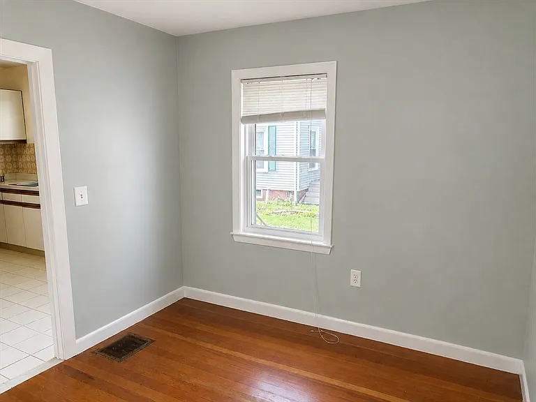 100 Franklin St #1 — Photo 12