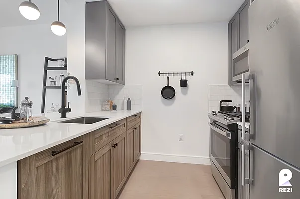 Rented by REZI | media 2