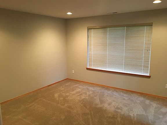 5th image of 2606 Saint Clair Pl