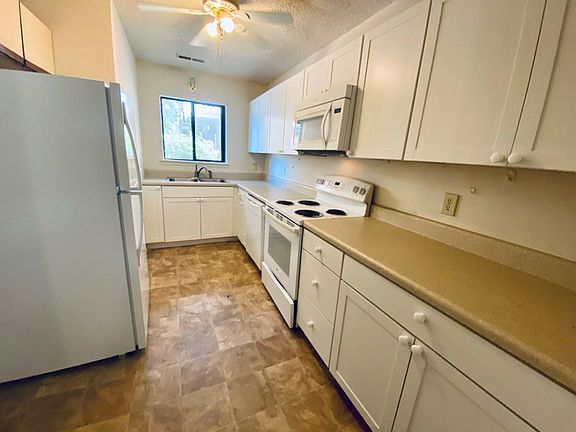 2nd image of 6510 Wildwood Trl APT 10