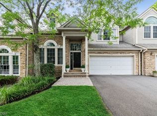 4 Alpine Dr, North Haledon, NJ