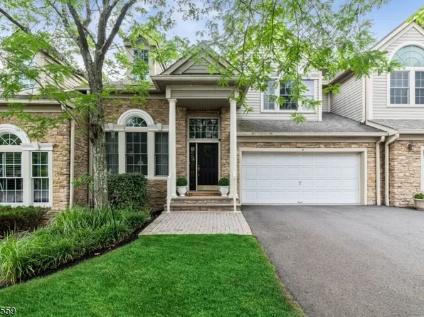 4 Alpine Dr, North Haledon Boro, NJ 07508