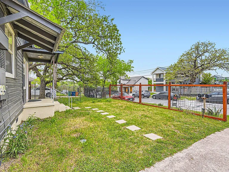 1315 E M Franklin Ave #A — Photo 27