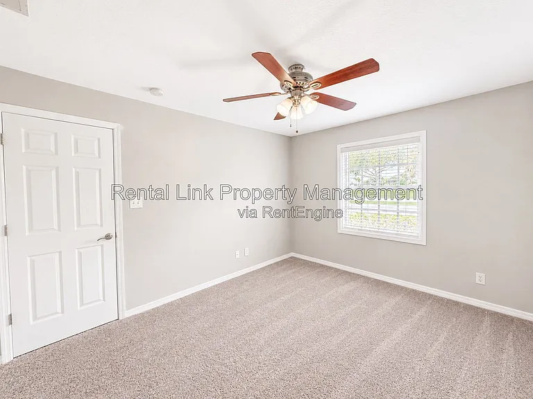 4728 Beach Dr SE #B — Photo 10