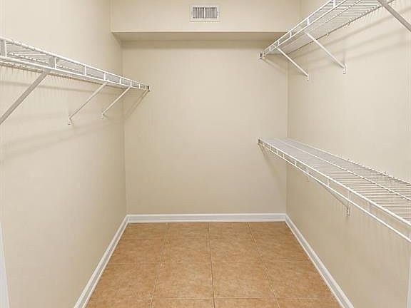 5th image of 8741 Wiles Rd