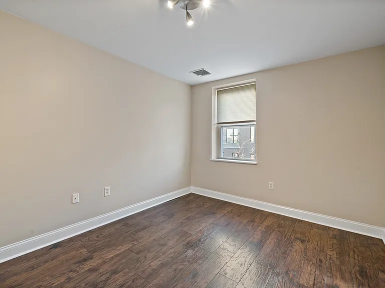 443 Fairmount Ave #C — Photo 11