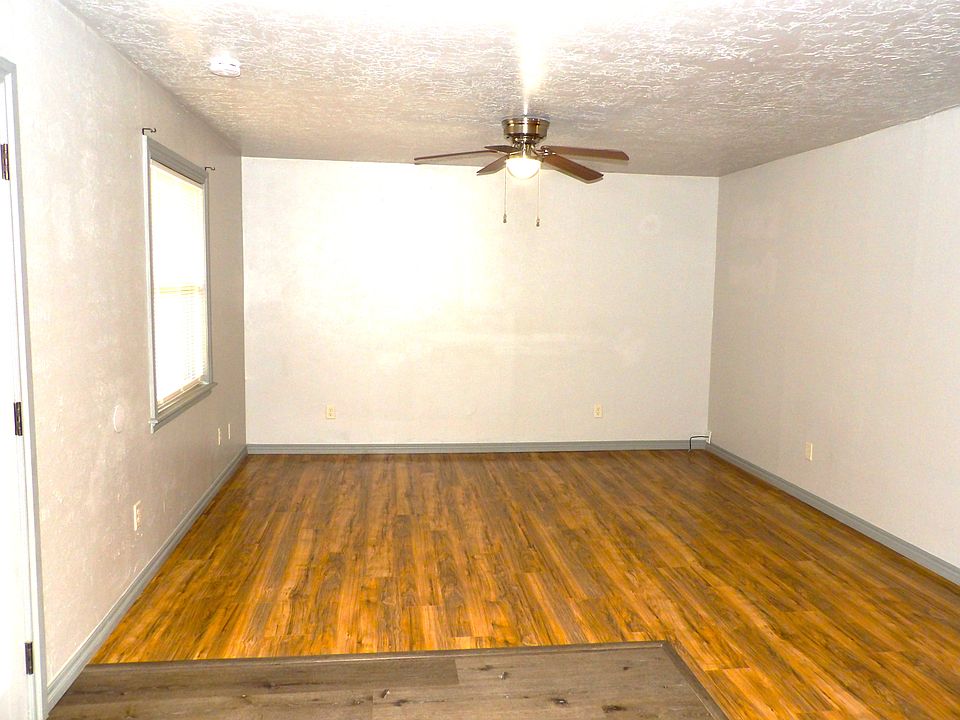 1st image of 505 NW Oak Ave #B1