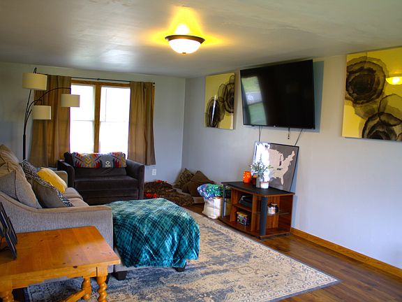 5th image of 457 Cedar Glen Dr