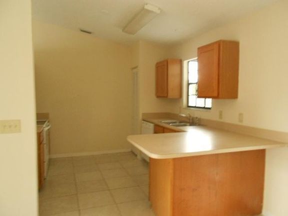 4th image of 3984 SW Kakopo St