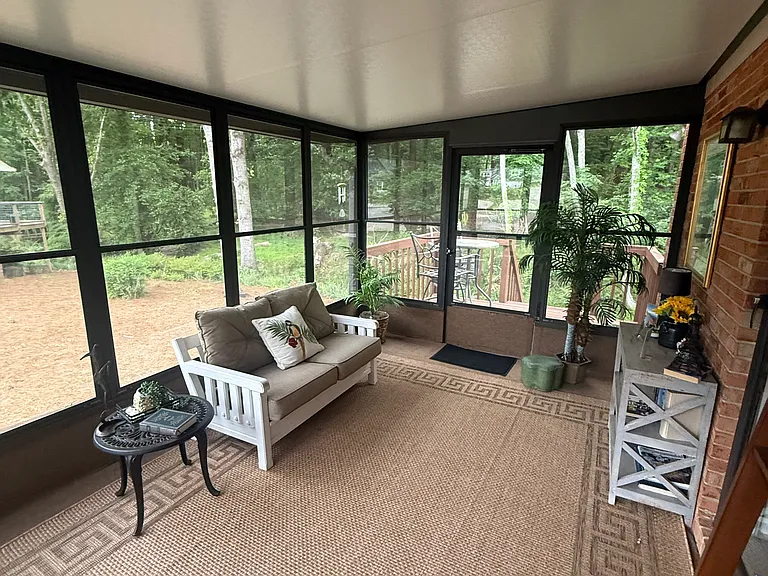 1614 Sandy Holw — Photo 10