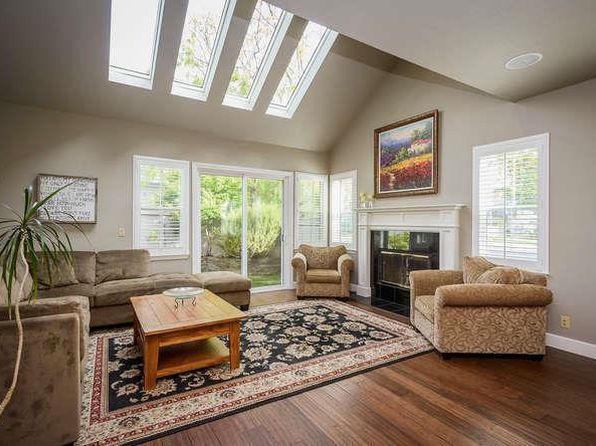 32 Waterside Cir