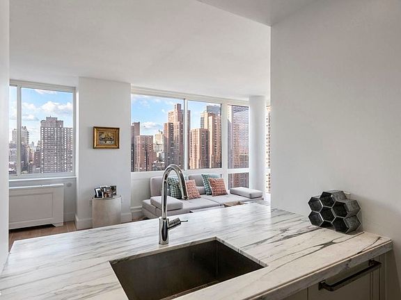 4th image of 389 E 89th St APT 23D