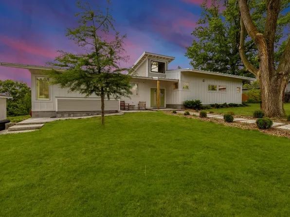 8138 Ivy St, Dexter, IA 50070