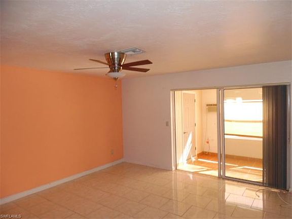 4th image of 214 SW 47th Ter APT 2