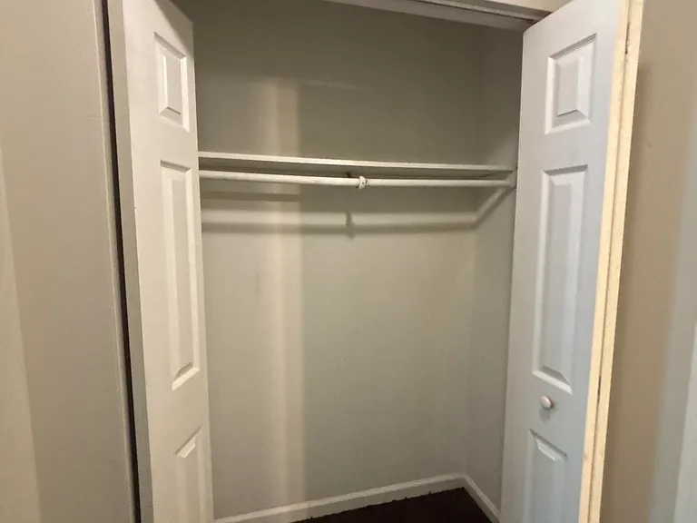 1386 Williamsburg Ln — Photo 23