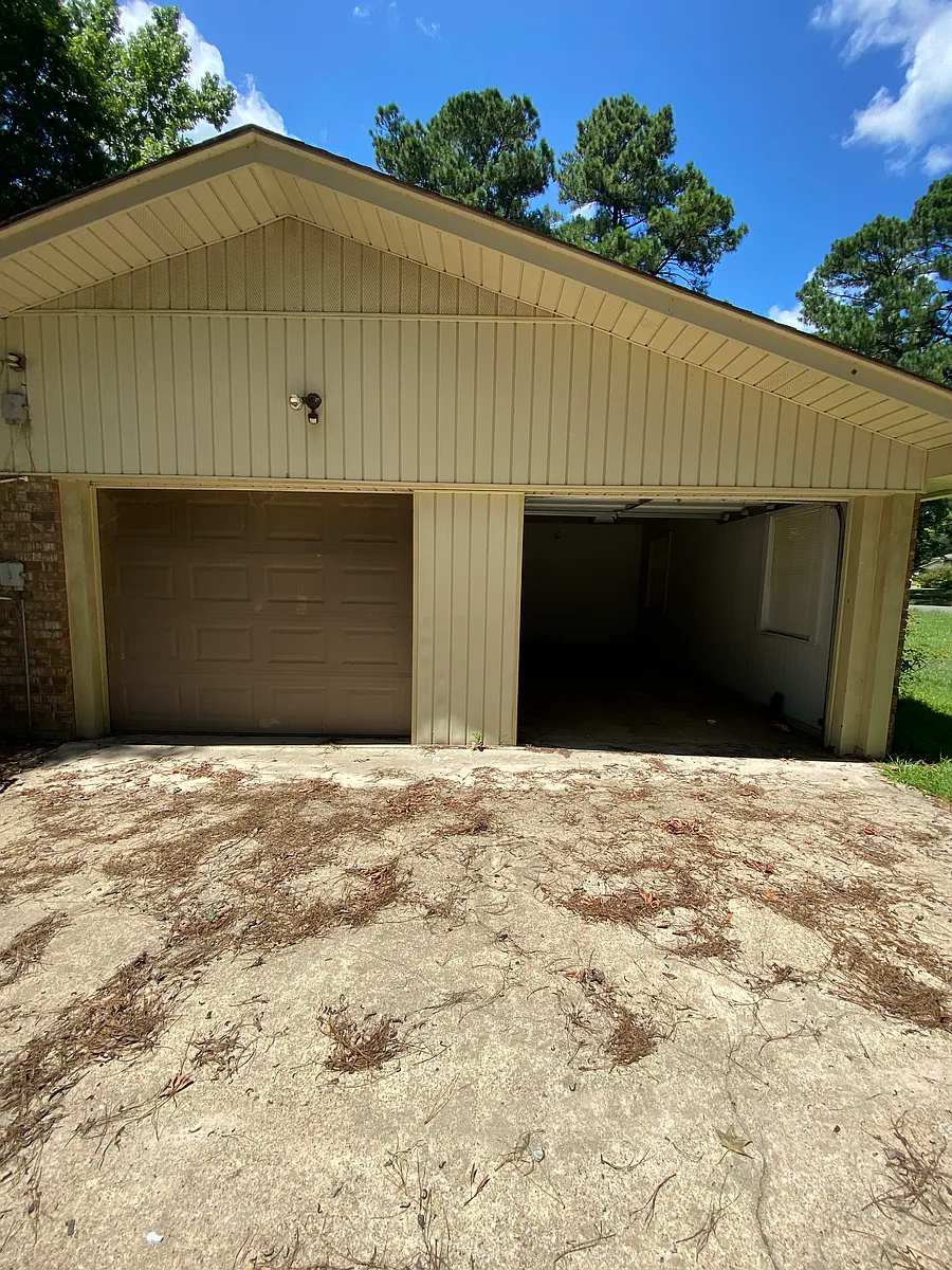 Two car garage - 2415 Chaffin Ln