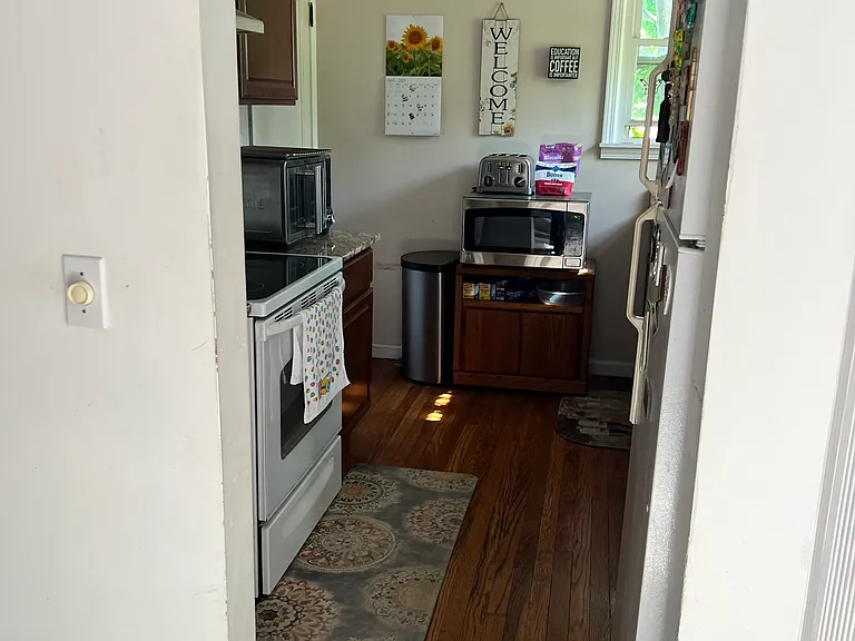 7320 Burridge Ave — Photo 5