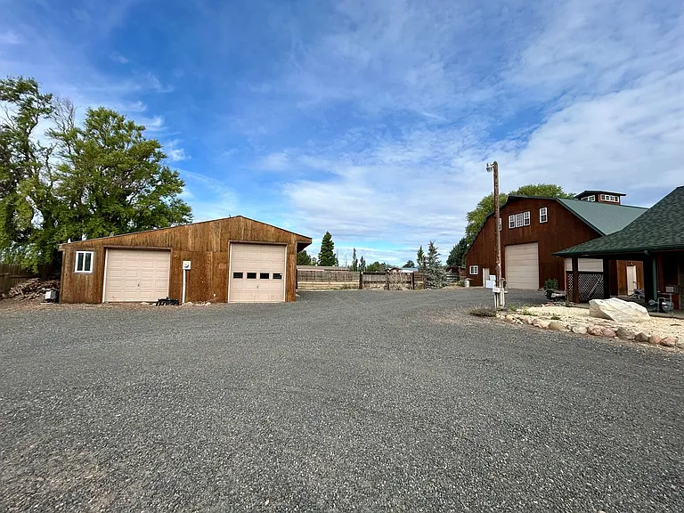 225 Mission View Dr — Photo 2