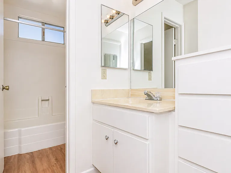 El Dorado Apartments — Photo 9