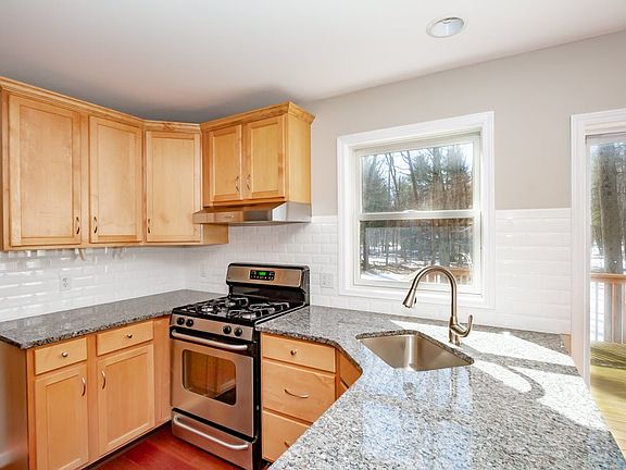 2nd image of 22 Settlers Ln