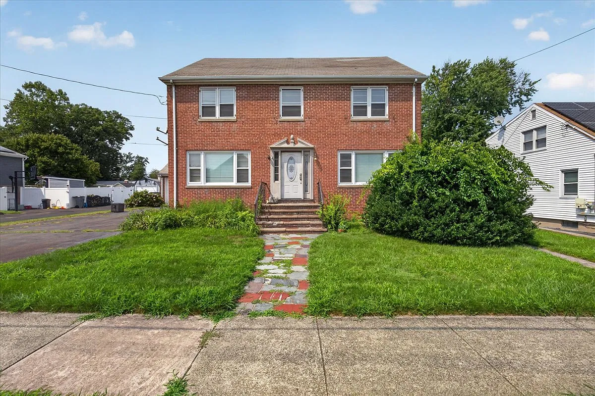 3 bed, 2.5 bath, 2289 sqft, $3,000 — Photo 1