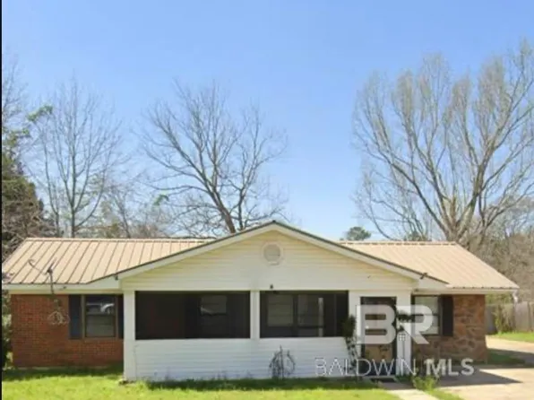 108 Elizabeth St, Evergreen, AL 36401