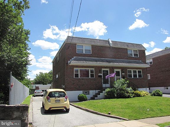 2nd image of 411 W Langhorne Ave