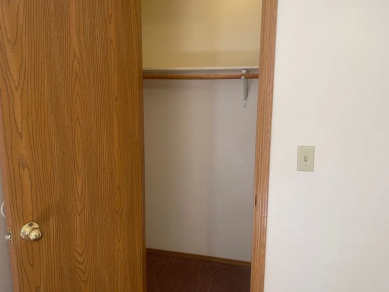1300 W Hall St #1-24 — Photo 15