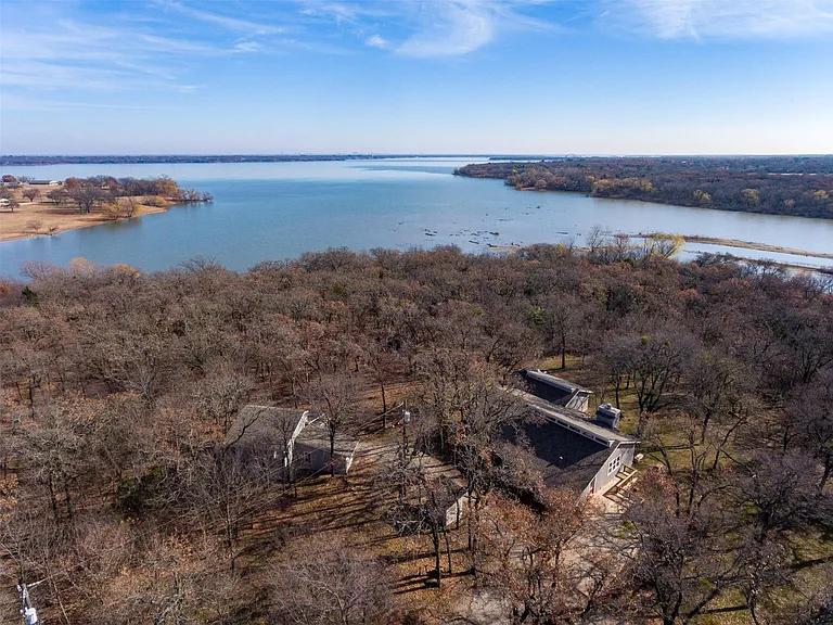 2233 Wood Hollow Rd — Photo 2