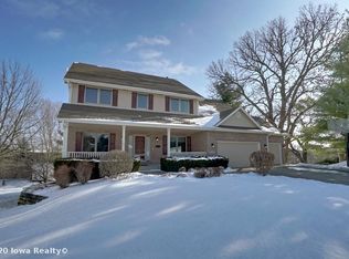 2509 Country Side Pl, West Des Moines, IA 50265