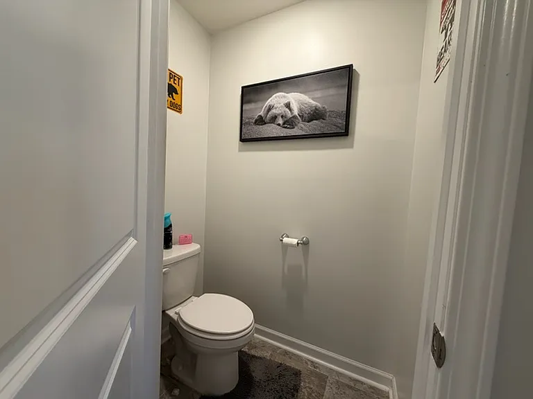 1049 Greenway Dr — Photo 12