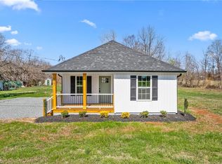 955 W Holt St, Mebane, NC 27302