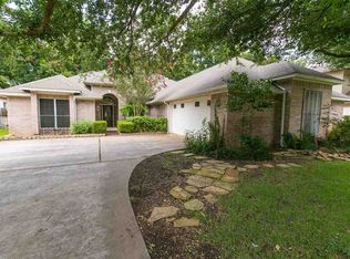 328 Meadowlakes Dr, Meadowlakes, TX 78654