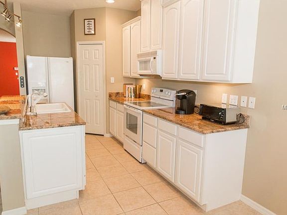 4th image of 3773 Parkridge Cir #4-105