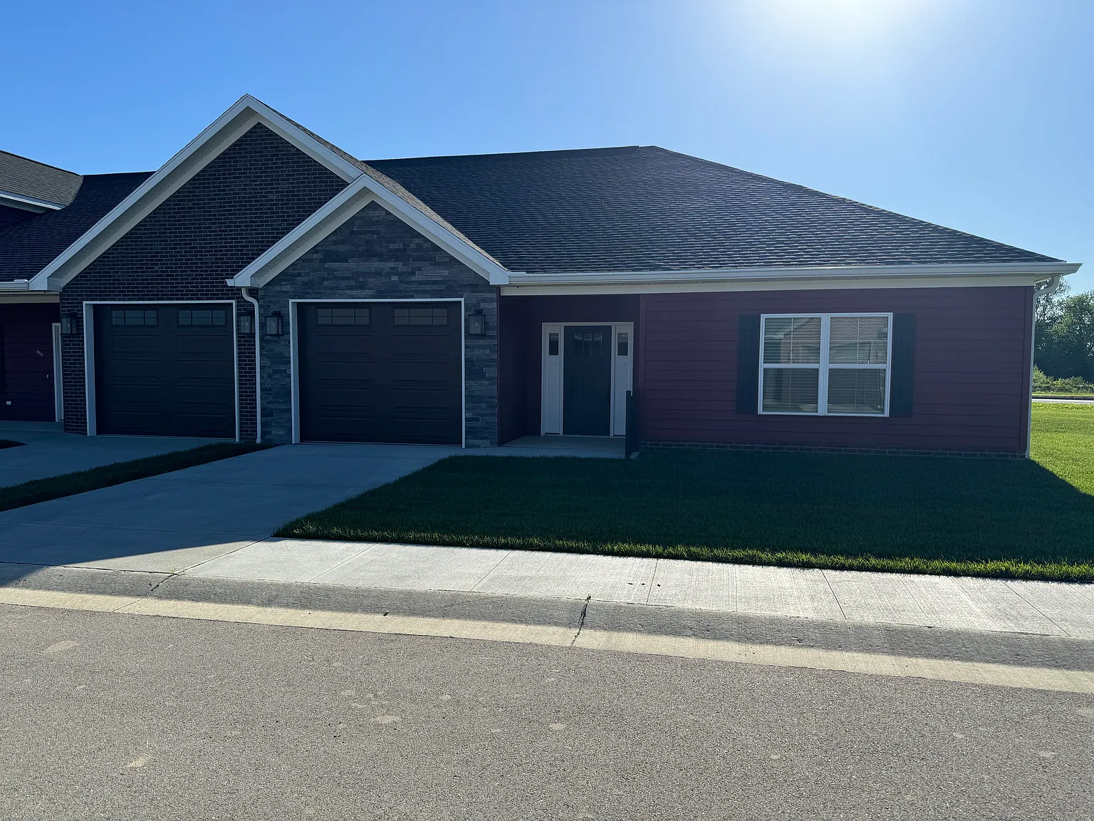 3 bed, 1557 sqft, $2,300 — Photo 1