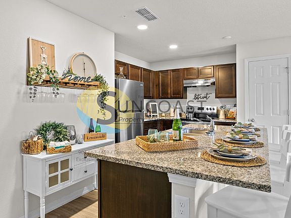3rd image of 6547 Sweetbay Ln APT 202