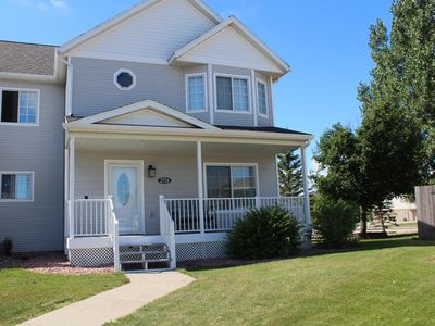 2724 34th Ave S, Fargo, ND, 58104