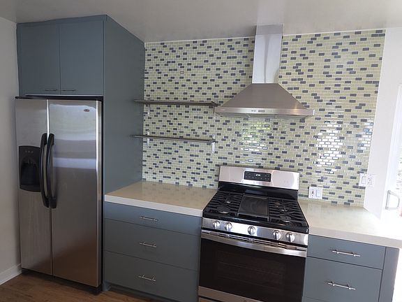 5th image of 734 Ashland Ave APT D