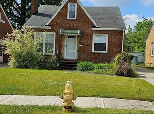 8203 Deerfield Dr, Parma, OH